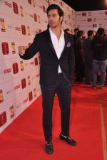 Varun Dhawan at Stardust Awards 2013 red carpet in Mumbai on 26th jan 2013 (407).JPG